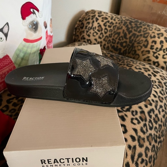 Kenneth Cole Reaction Pool Slides! - Picture 2 of 4